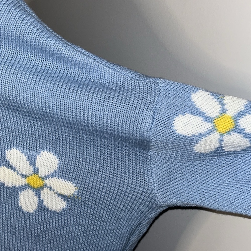 Just Polly Sky Blue Daisy Sweater Size Medium - Picture 7 of 9